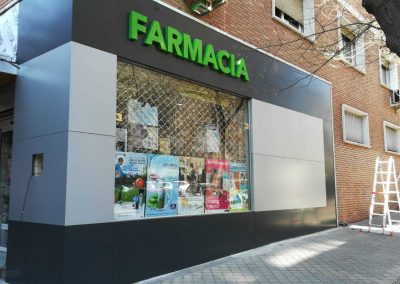 Especialistas de la salud de tu familia en Parque de Avenidas | Farmacia Baviera 13